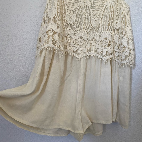 NWOT cream romper - Picture 6 of 9